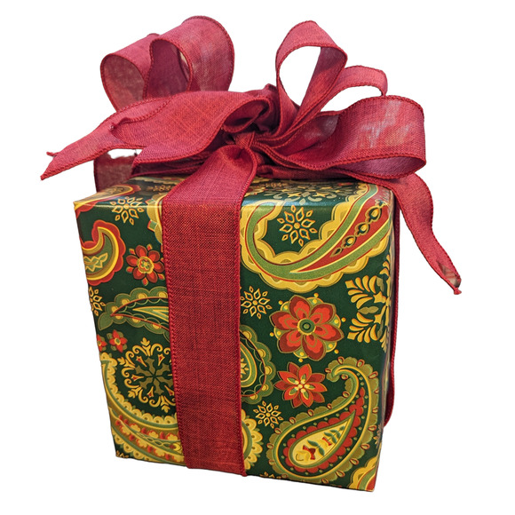 Silver Ornament Sand + Fog FRAZIER FIR Candle - Gift Wrapped - Picture 4 of 4